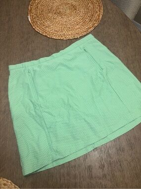 TAIL TECH PERFORMANCE WHITE SKORT SIZE large green